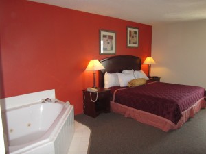 King Hot Tub Suite