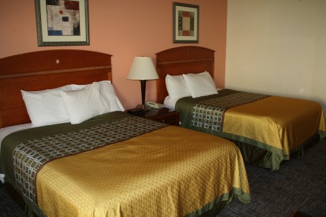 Main Page - 2 Queen Beds